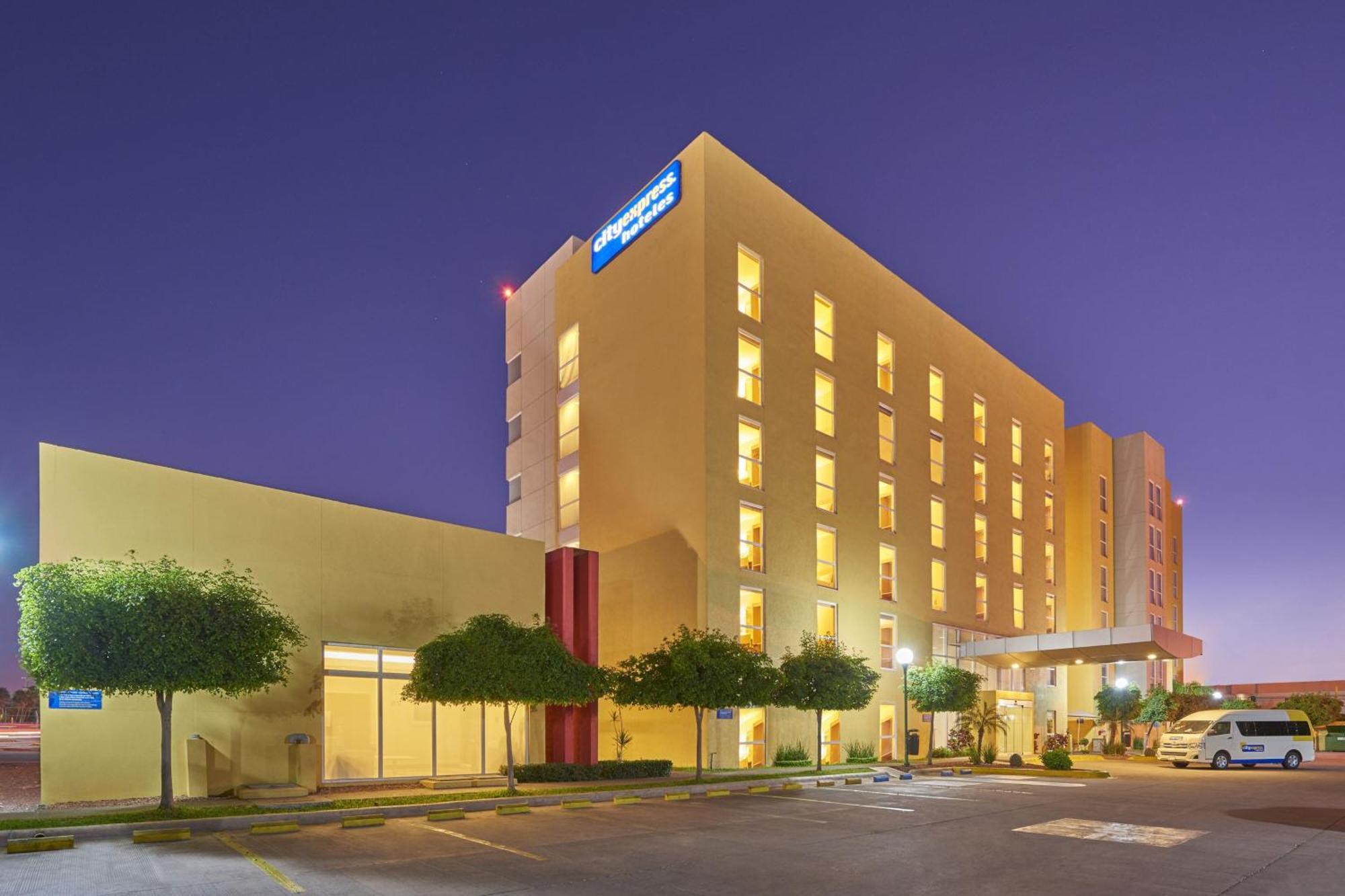 City Express By Marriott Ciudad Obregon Exterior photo