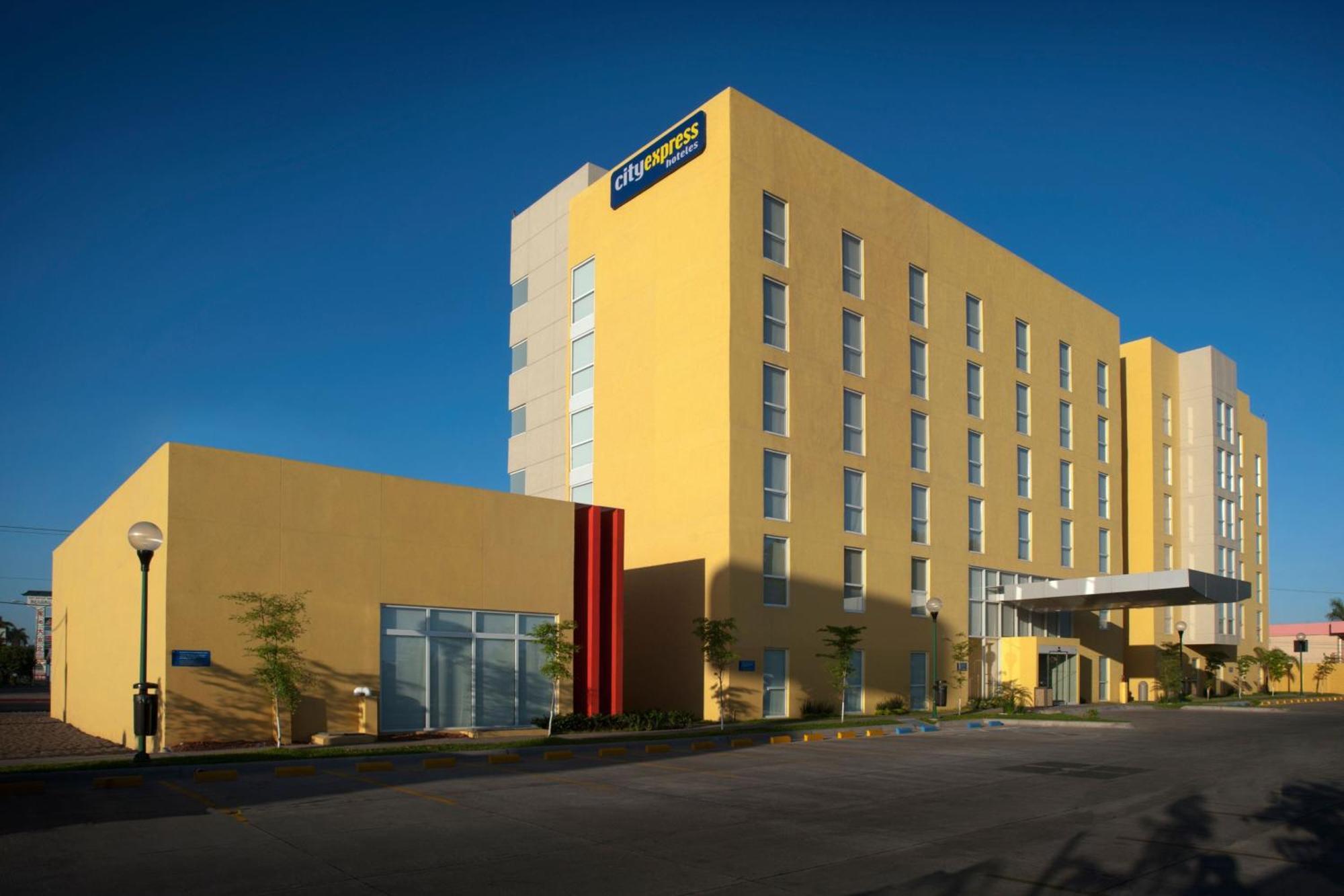 City Express By Marriott Ciudad Obregon Exterior photo