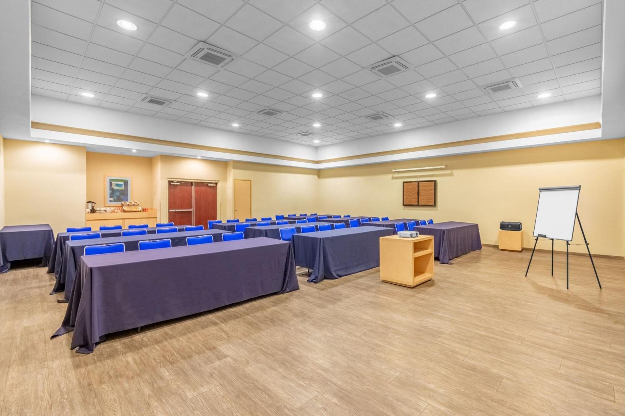 City Express By Marriott Ciudad Obregon Exterior photo