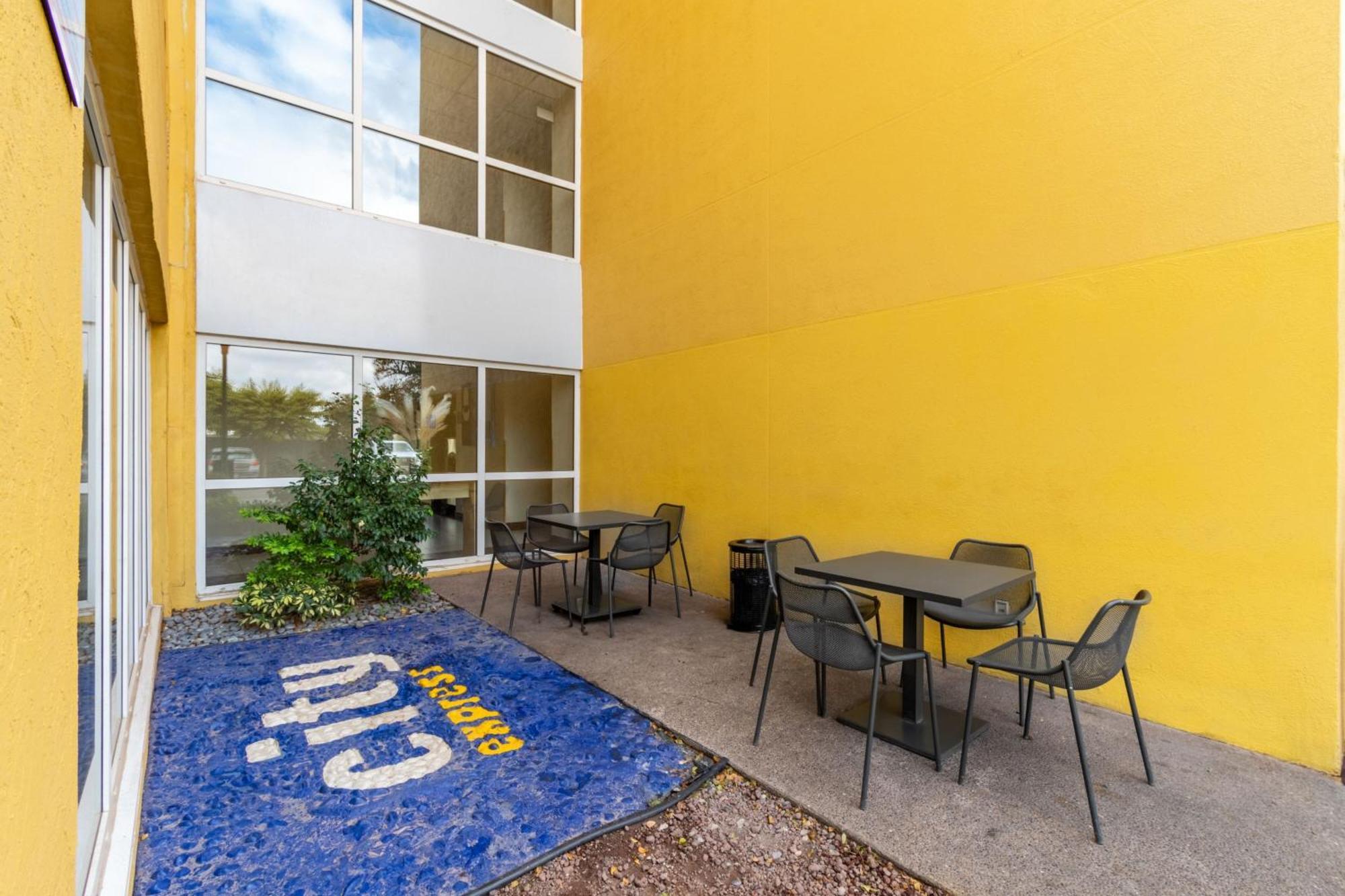City Express By Marriott Ciudad Obregon Exterior photo